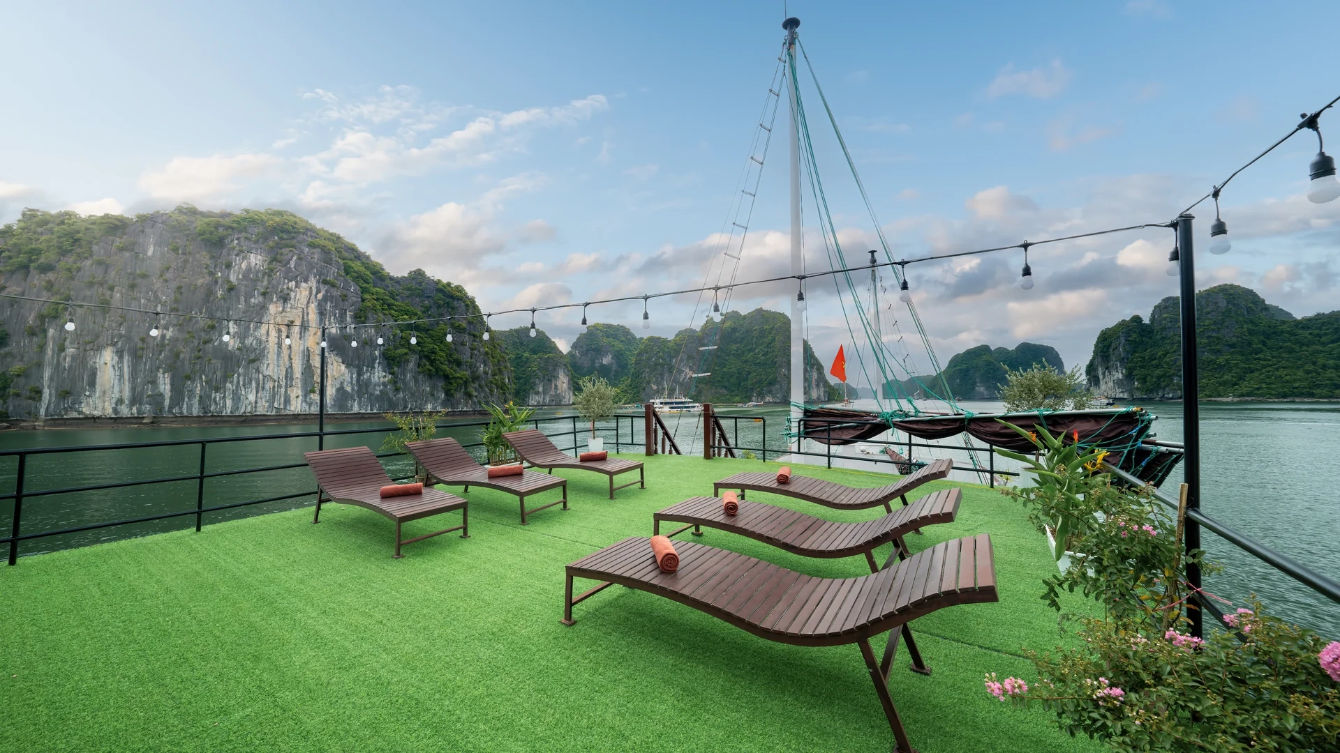 3D2N Tour | Experience Lan Ha and Ha Long Bay on Sunlight Boutique 7 Cruise